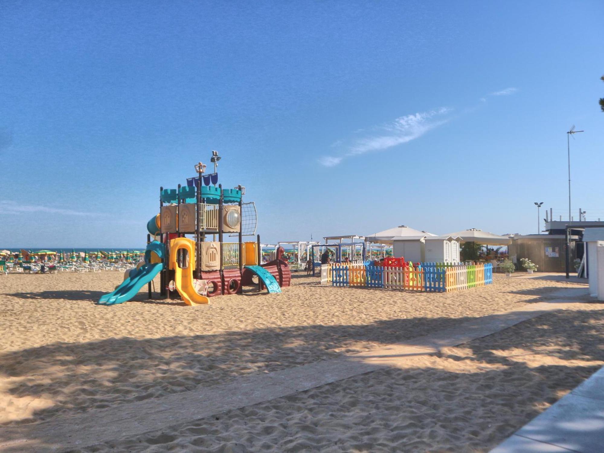 Marco Polo Apartment Lignano Sabbiadoro Luaran gambar